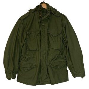 U.S. Military M-65 Hooded Field Jacket Med/Reg Green 1976 Cold Weather Coat